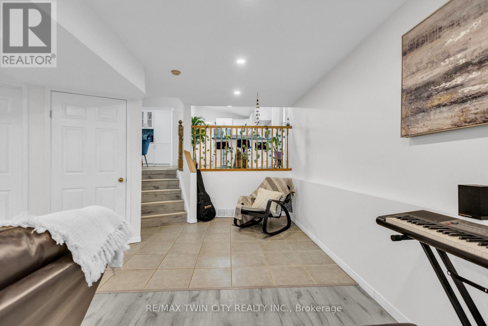 9 Bush Clover Crescent, Kitchener, Ontario  N2E 3P9 - Photo 12 - X12551444