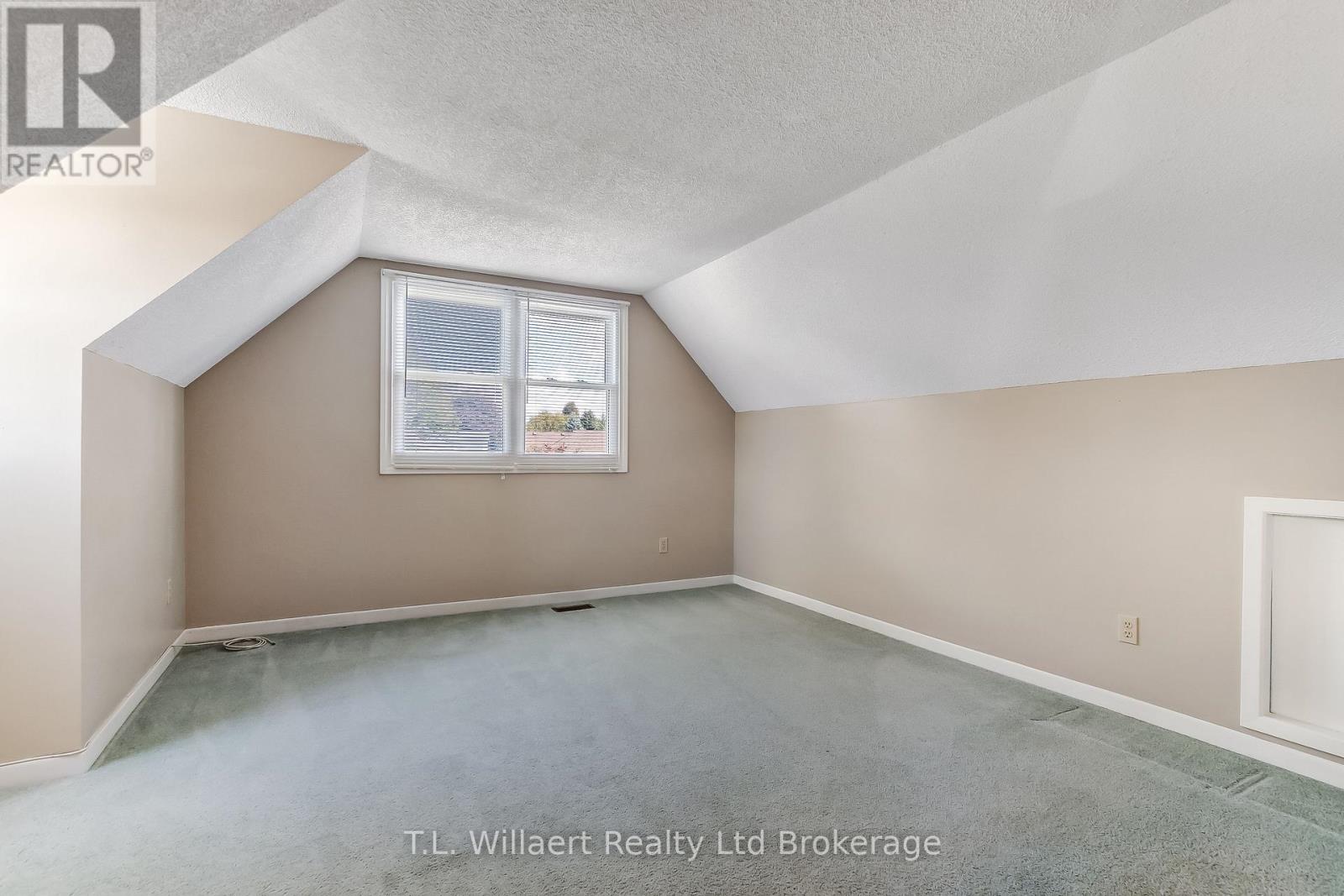 62 Edwin Crescent, Tillsonburg, Ontario N4G 5H6 - Photo 20 - X12437621