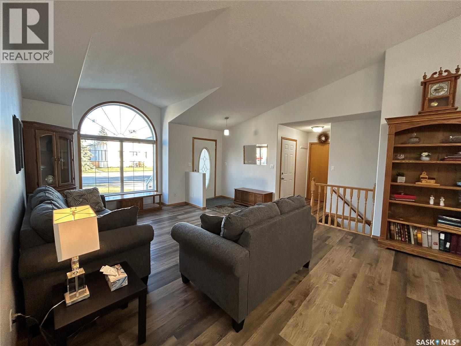 713 9th Street, Humboldt, Saskatchewan  S0K 2A0 - Photo 2 - SK024165