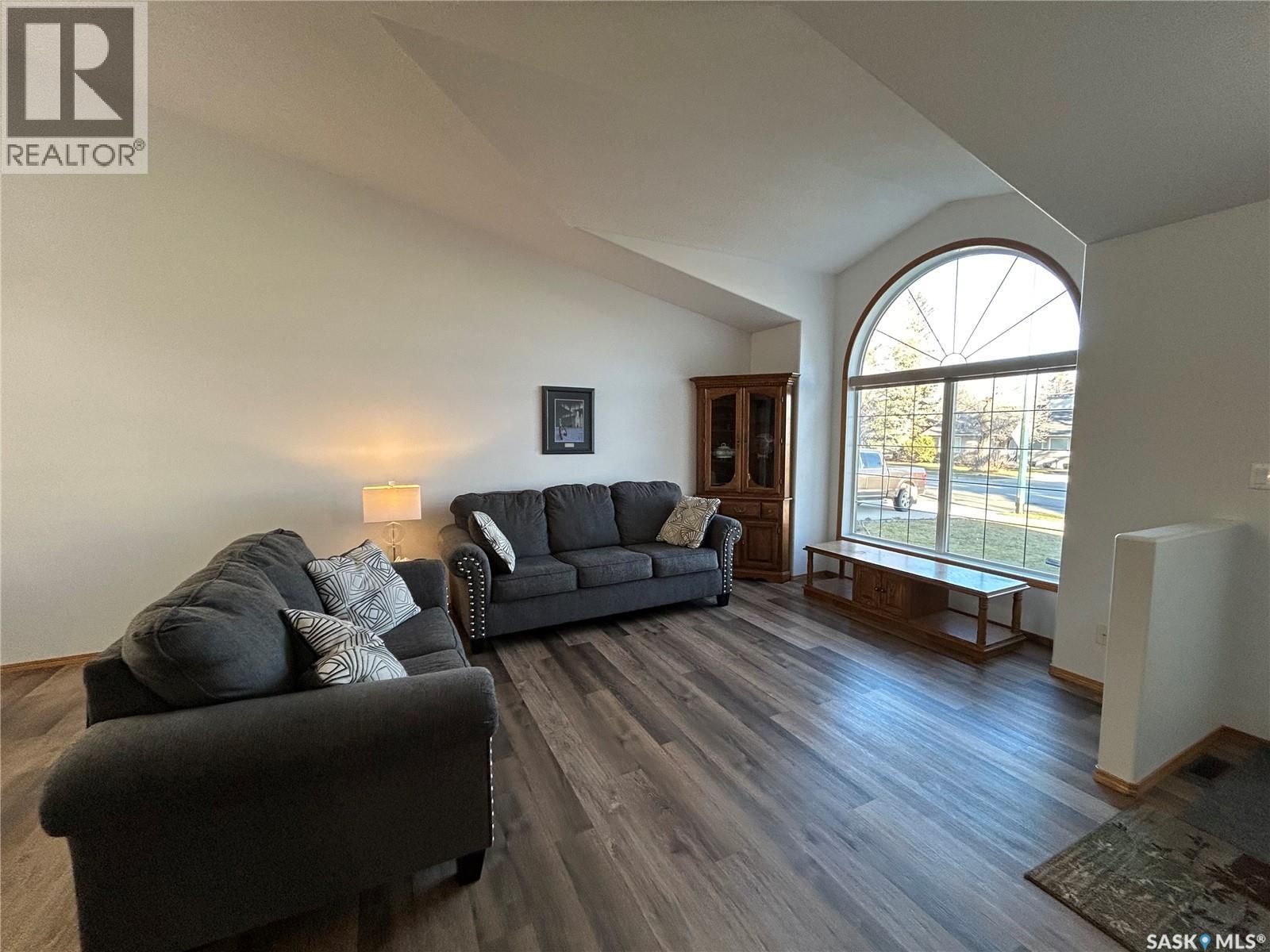 713 9th Street, Humboldt, Saskatchewan  S0K 2A0 - Photo 3 - SK024165