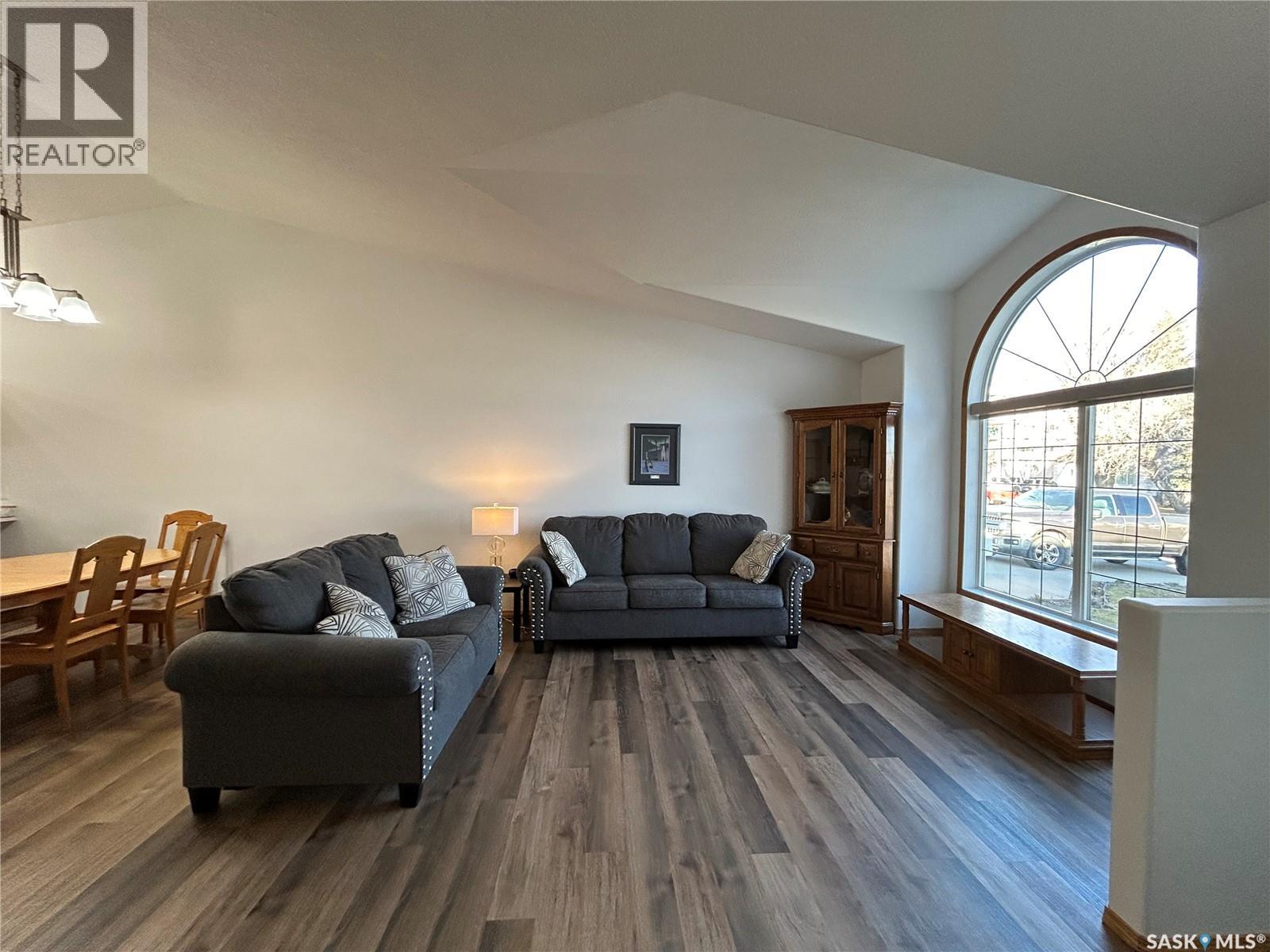 713 9th Street, Humboldt, Saskatchewan  S0K 2A0 - Photo 4 - SK024165