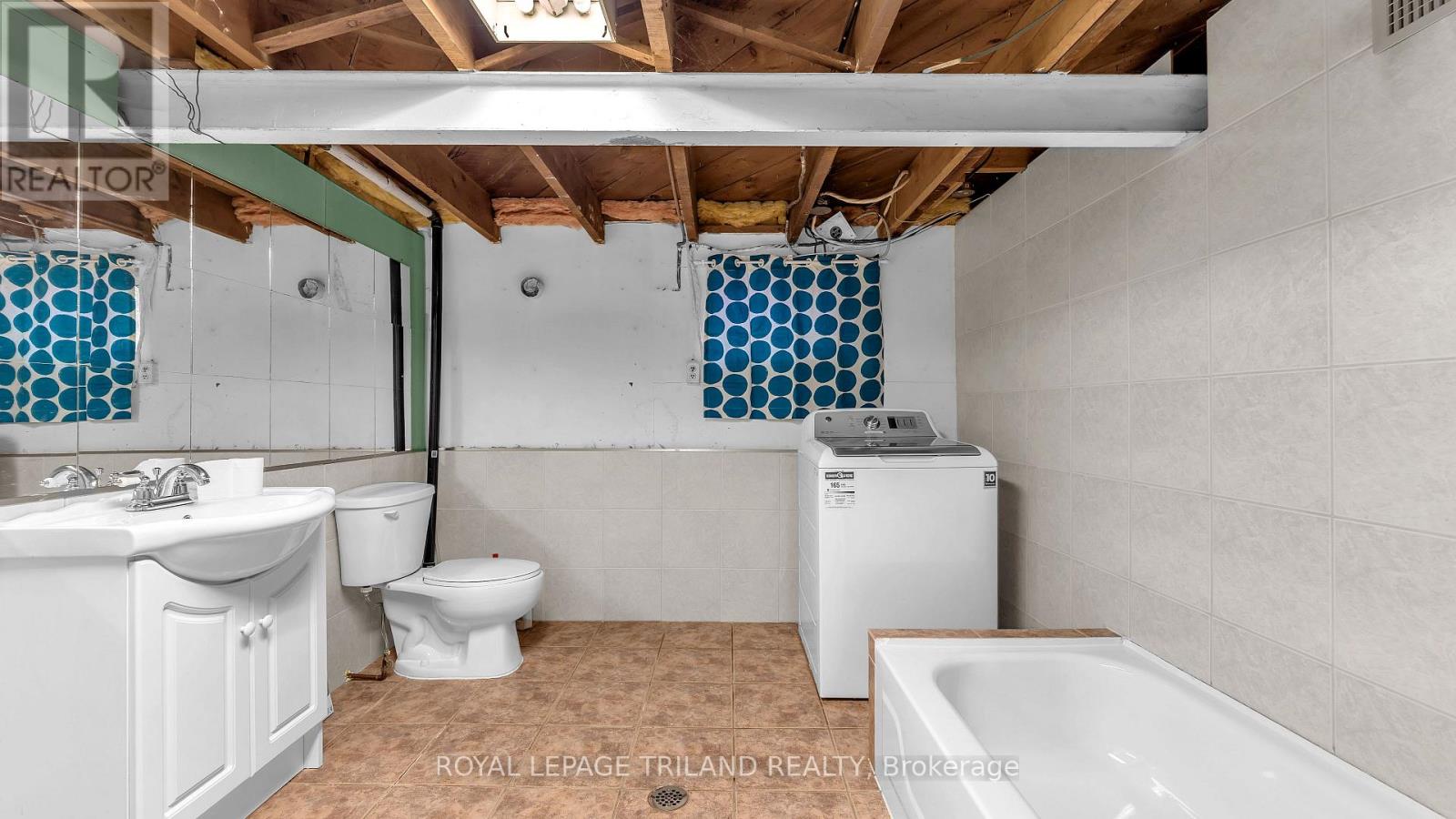 1041 Hamilton Road, London East, Ontario  N5W 1A7 - Photo 19 - X12413957