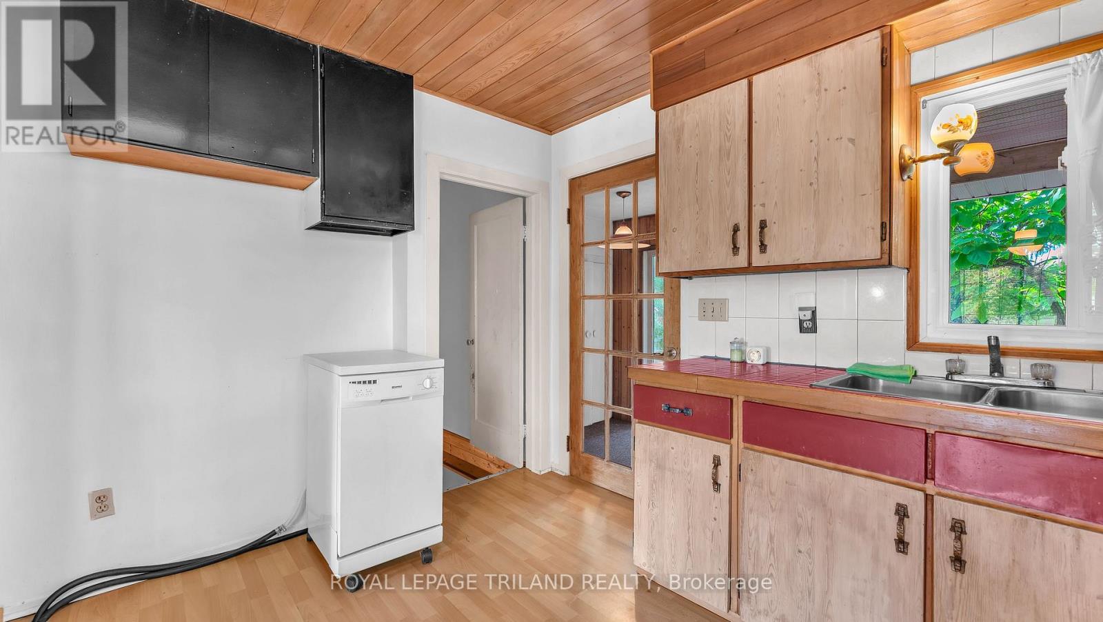 1041 Hamilton Road, London East, Ontario  N5W 1A7 - Photo 7 - X12413957