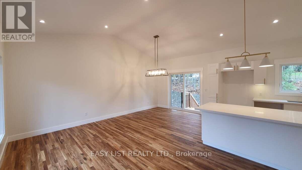 187 Albin Road, Tay, Ontario  L0K 2C0 - Photo 8 - S12466290