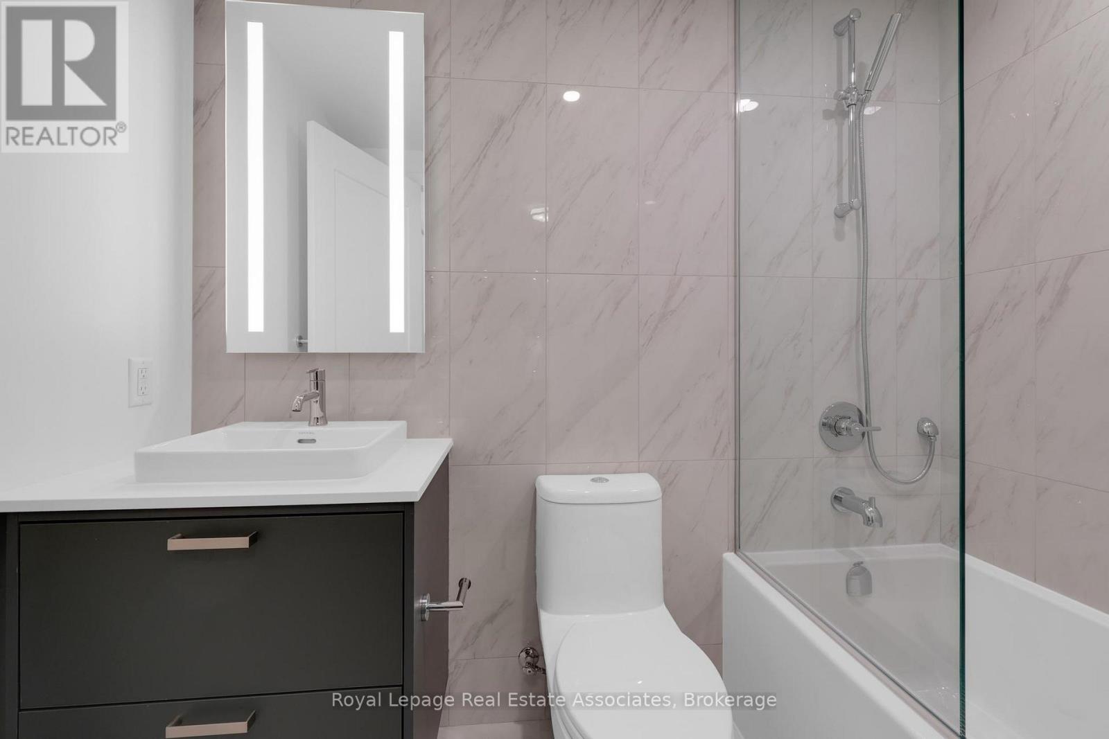 302 - 259 The Kingsway, Toronto, Ontario  M9A 0G2 - Photo 11 - W12425014