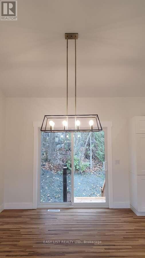 187 Albin Road, Tay, Ontario  L0K 2C0 - Photo 12 - S12466290