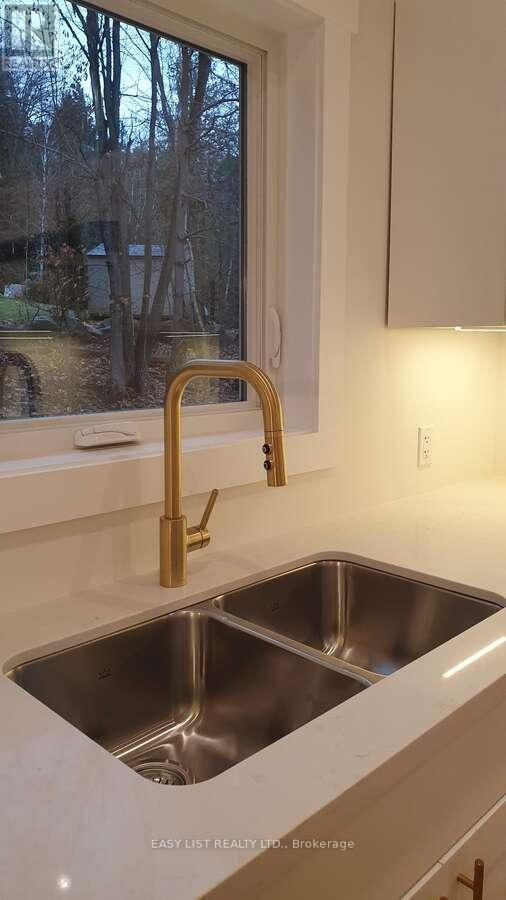 187 Albin Road, Tay, Ontario  L0K 2C0 - Photo 9 - S12466290