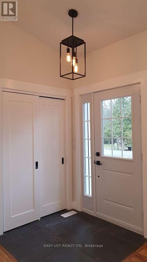 187 Albin Road, Tay, Ontario  L0K 2C0 - Photo 13 - S12466290