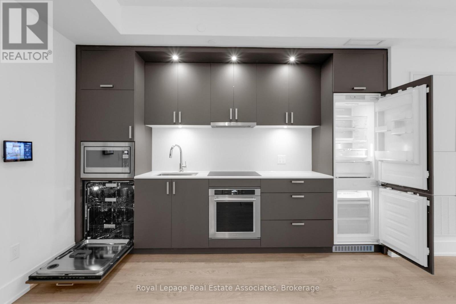 302 - 259 The Kingsway, Toronto, Ontario  M9A 0G2 - Photo 4 - W12425014