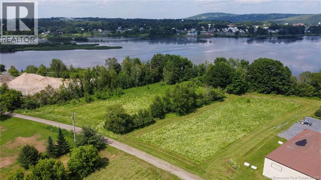 170 And 174 Houlton Street, Woodstock, New Brunswick  E7M 1Z1 - Photo 2 - NB090049