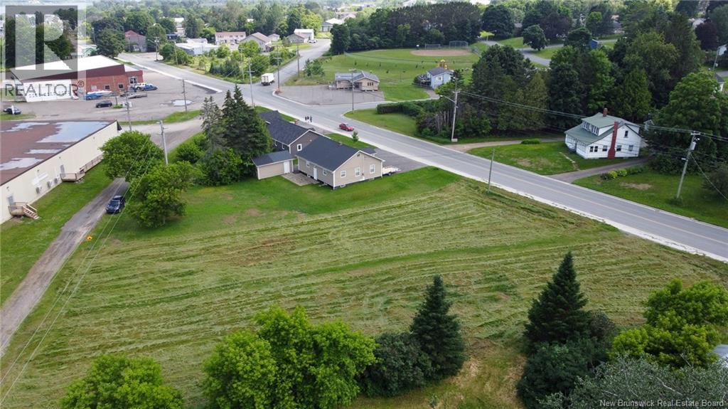 170 And 174 Houlton Street, Woodstock, New Brunswick  E7M 1Z1 - Photo 6 - NB090049