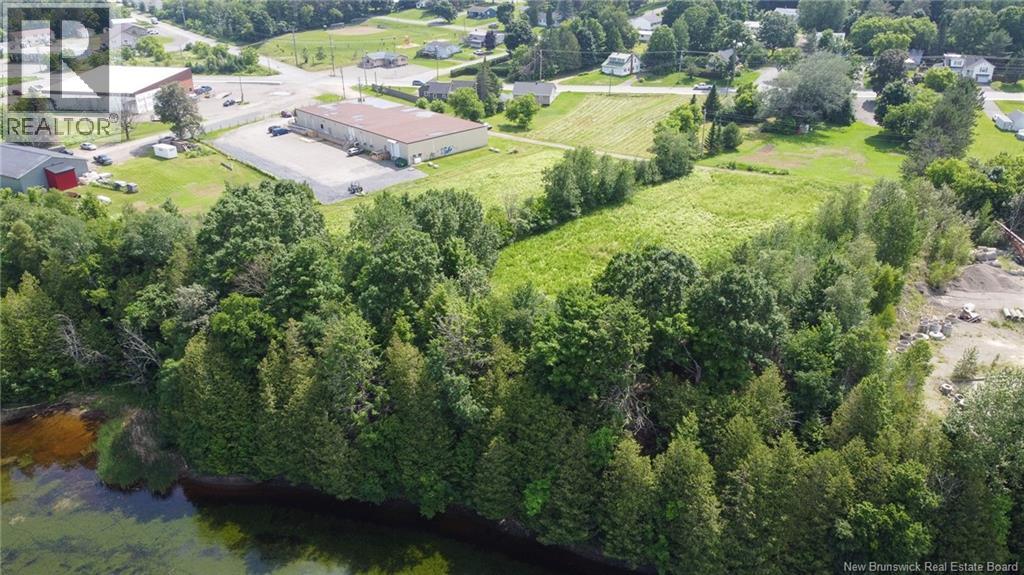 170 And 174 Houlton Street, Woodstock, New Brunswick  E7M 1Z1 - Photo 7 - NB090049