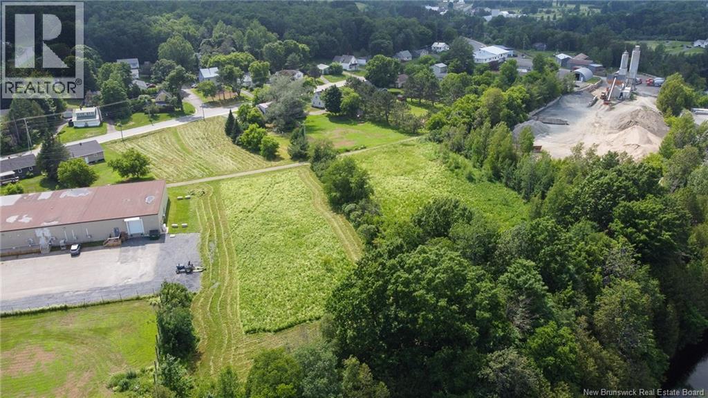 170 And 174 Houlton Street, Woodstock, New Brunswick  E7M 1Z1 - Photo 27 - NB090049