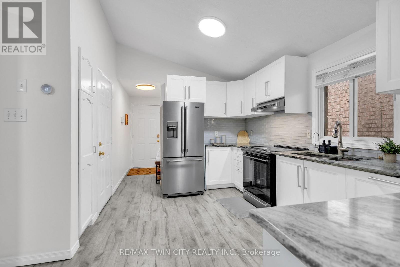 9 Bush Clover Crescent, Kitchener, Ontario  N2E 3P9 - Photo 3 - X12551444