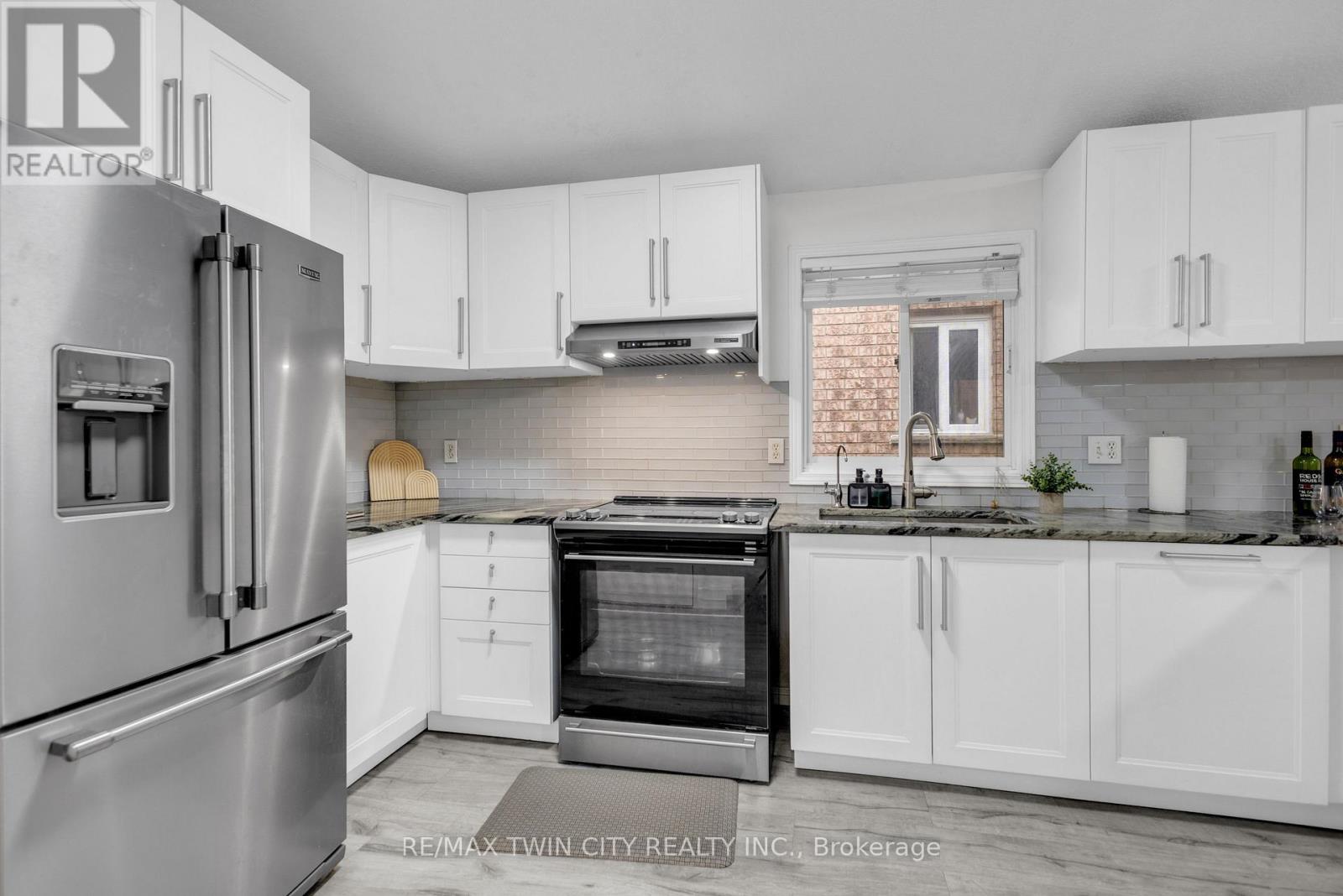 9 Bush Clover Crescent, Kitchener, Ontario  N2E 3P9 - Photo 4 - X12551444