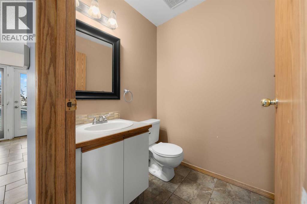 10884 Hidden Valley Drive Nw, Calgary, Alberta  T3A 5H2 - Photo 10 - A2256670