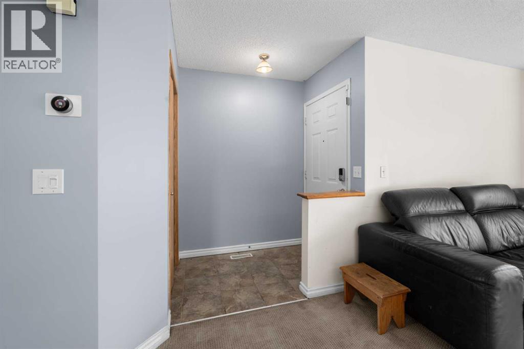 10884 Hidden Valley Drive Nw, Calgary, Alberta  T3A 5H2 - Photo 2 - A2256670