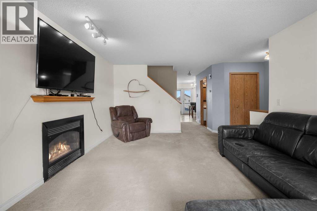 10884 Hidden Valley Drive Nw, Calgary, Alberta  T3A 5H2 - Photo 4 - A2256670