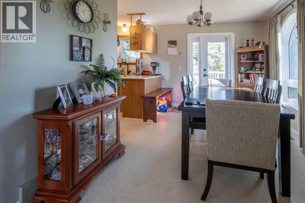 33449 Highway 584, Rural Mountain View County, Alberta T0M 1X0 - Photo 10 - A2263572