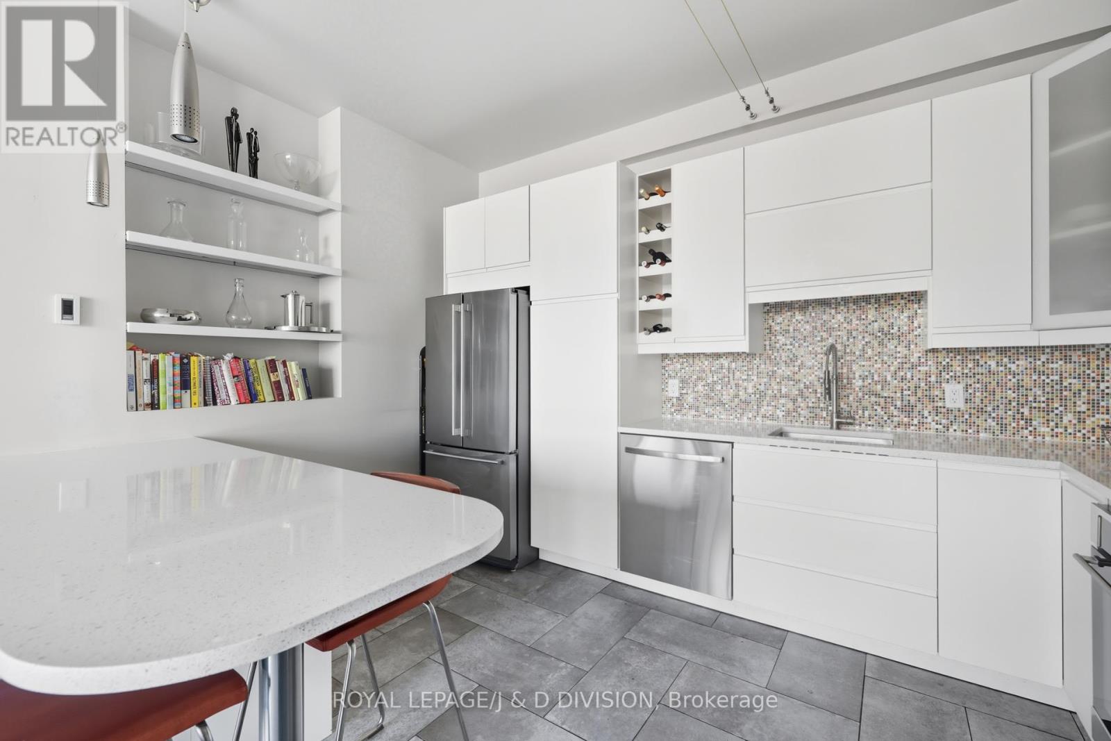 610 - 160 Baldwin Street, Toronto, Ontario  M5T 3K7 - Photo 10 - C12551460