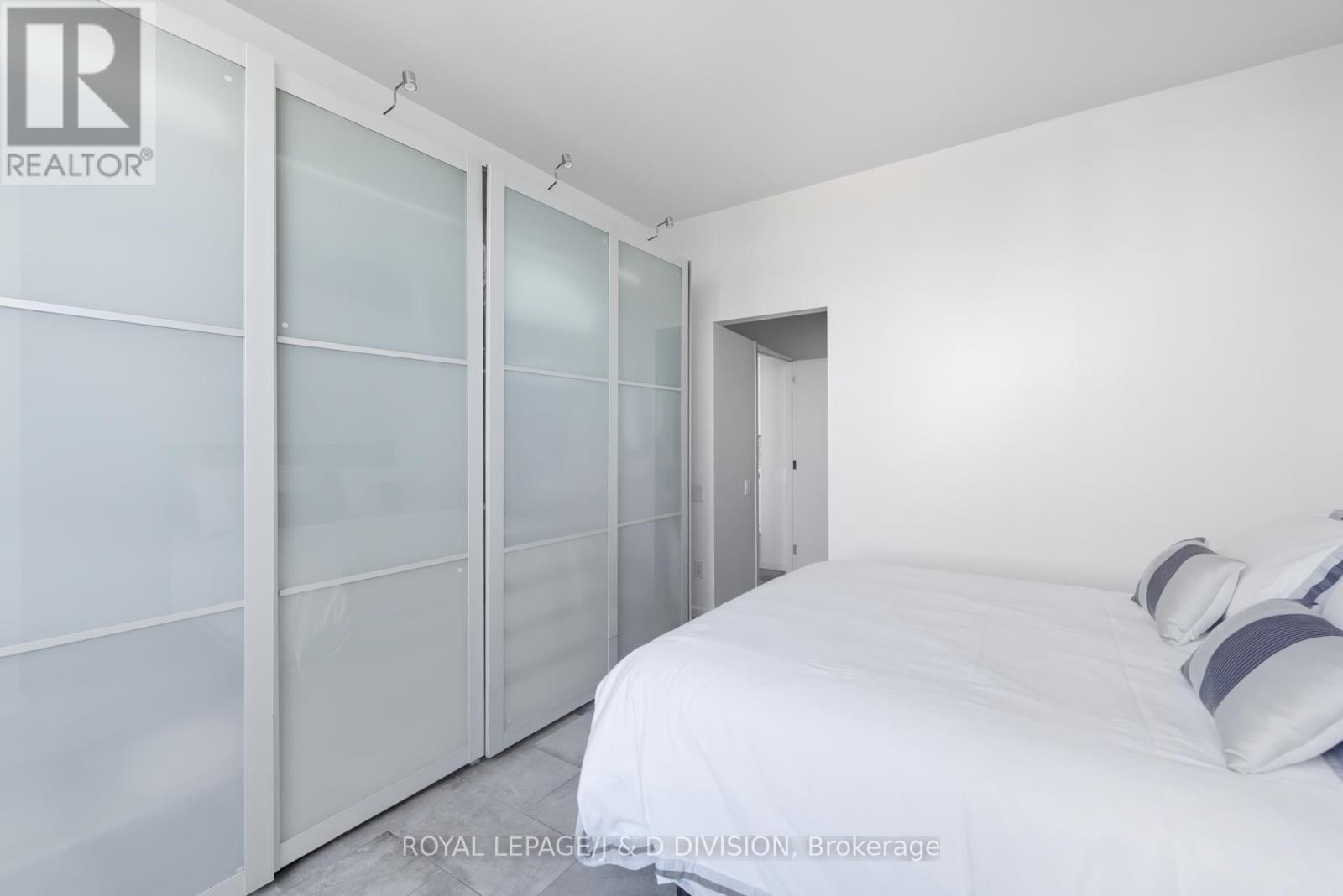 610 - 160 Baldwin Street, Toronto, Ontario  M5T 3K7 - Photo 15 - C12551460