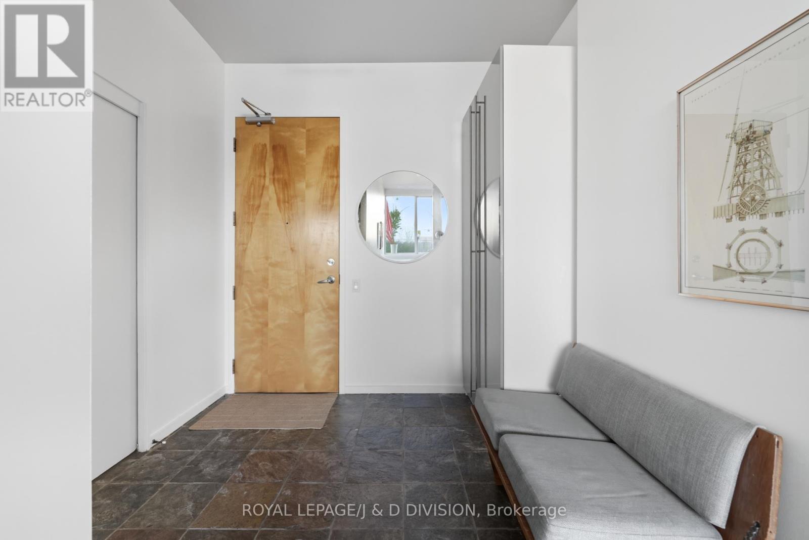 610 - 160 Baldwin Street, Toronto, Ontario  M5T 3K7 - Photo 2 - C12551460