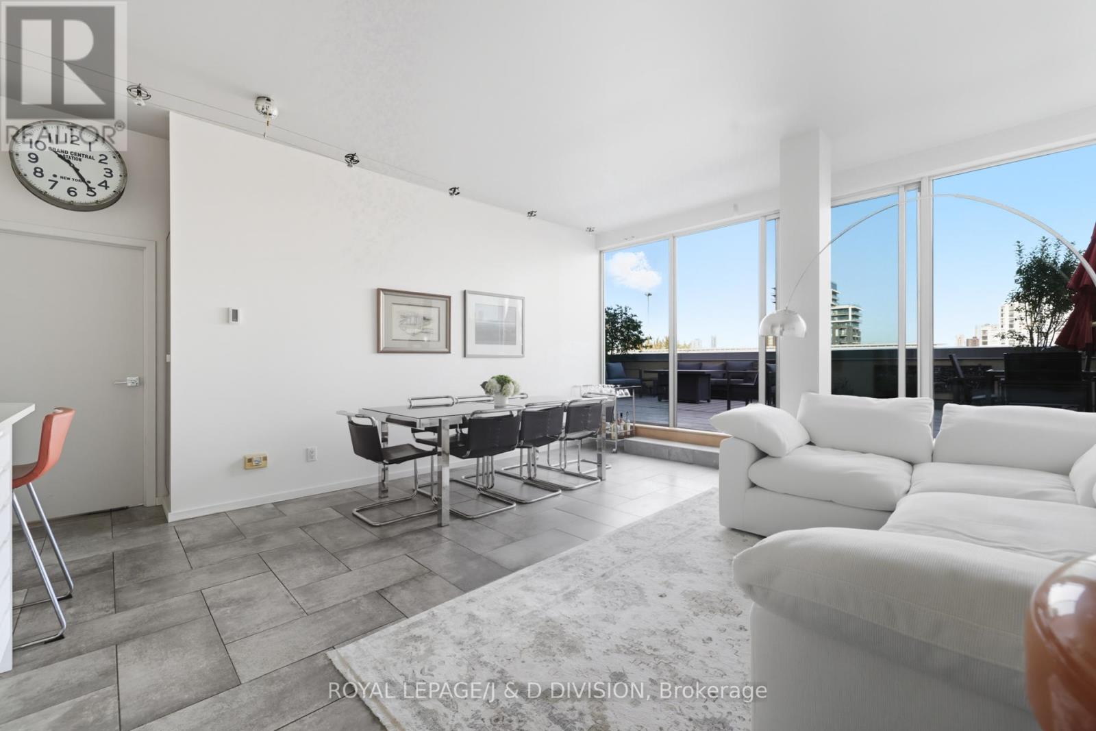 610 - 160 Baldwin Street, Toronto, Ontario  M5T 3K7 - Photo 4 - C12551460