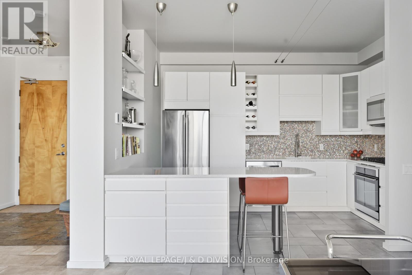 610 - 160 Baldwin Street, Toronto, Ontario  M5T 3K7 - Photo 8 - C12551460