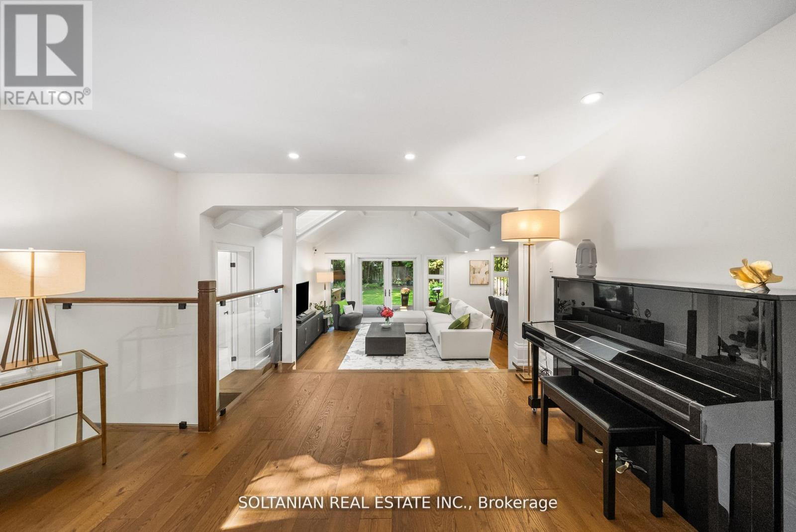 32 Beechwood Avenue, Toronto, Ontario  M2L 1J1 - Photo 10 - C12551528