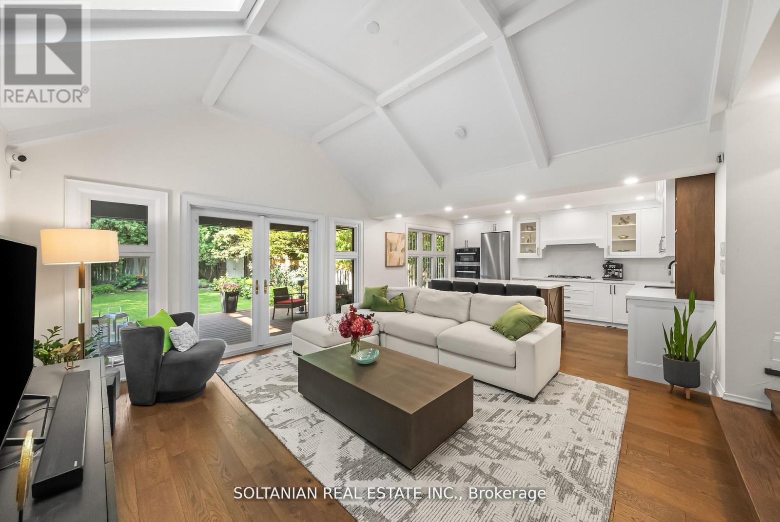 32 Beechwood Avenue, Toronto, Ontario  M2L 1J1 - Photo 11 - C12551528