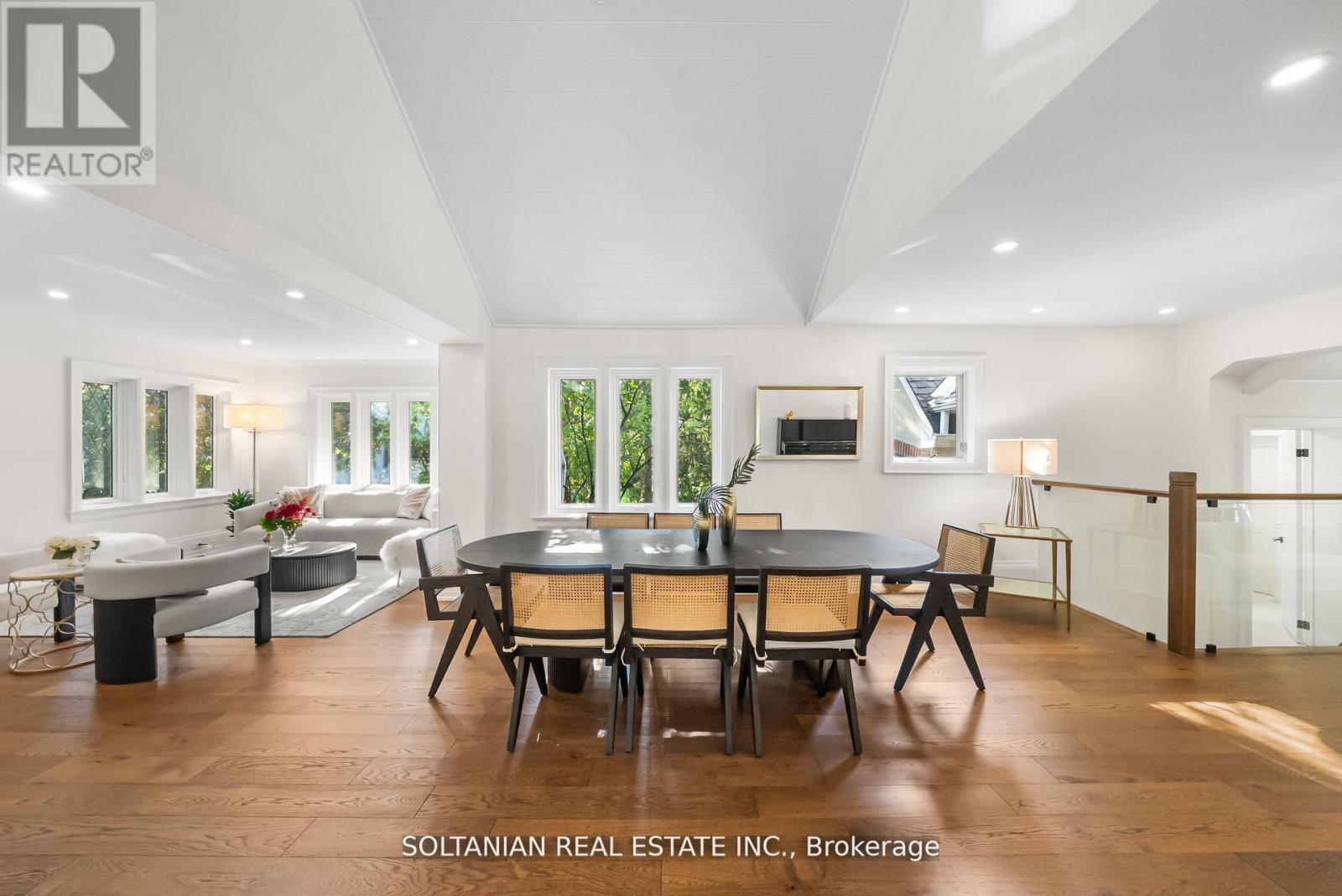 32 Beechwood Avenue, Toronto, Ontario  M2L 1J1 - Photo 2 - C12551528