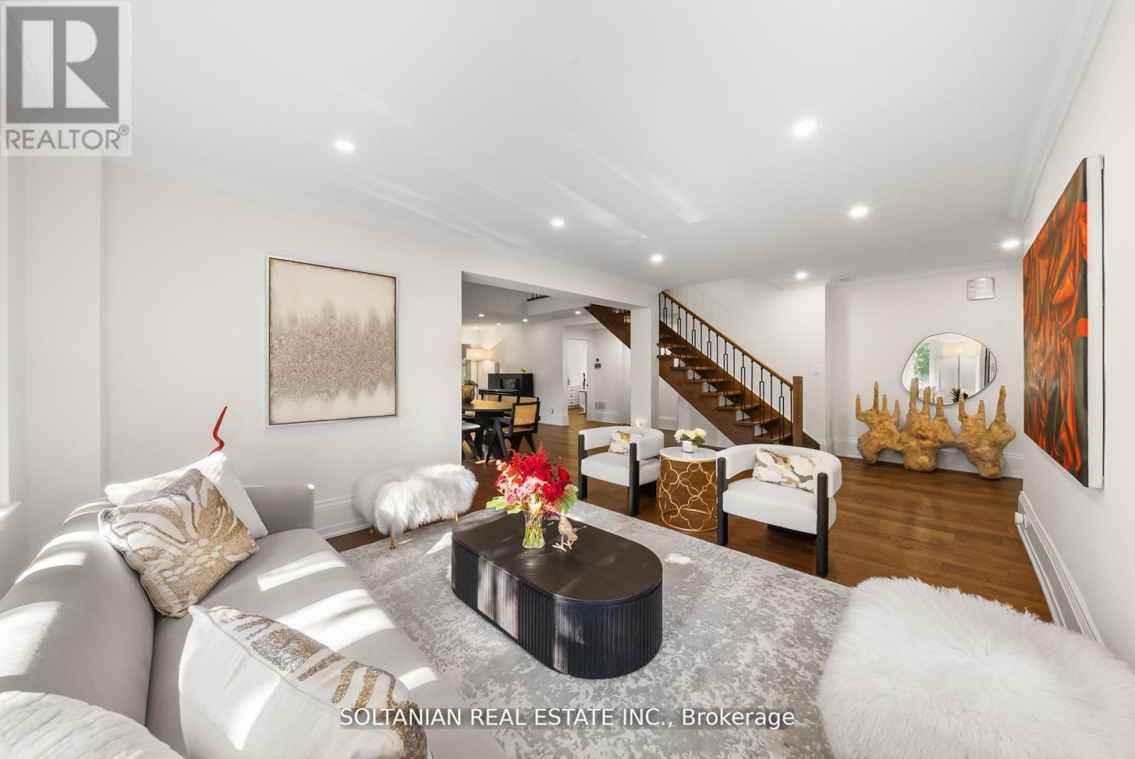 32 Beechwood Avenue, Toronto, Ontario  M2L 1J1 - Photo 3 - C12551528