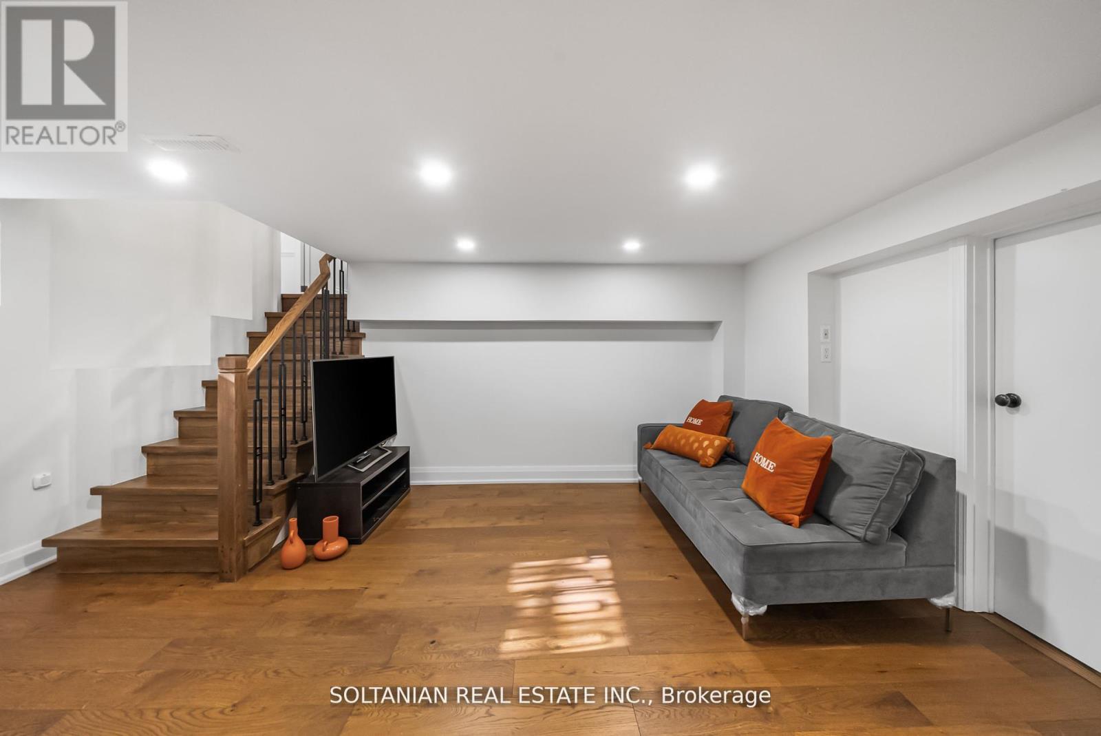 32 Beechwood Avenue, Toronto, Ontario  M2L 1J1 - Photo 34 - C12551528