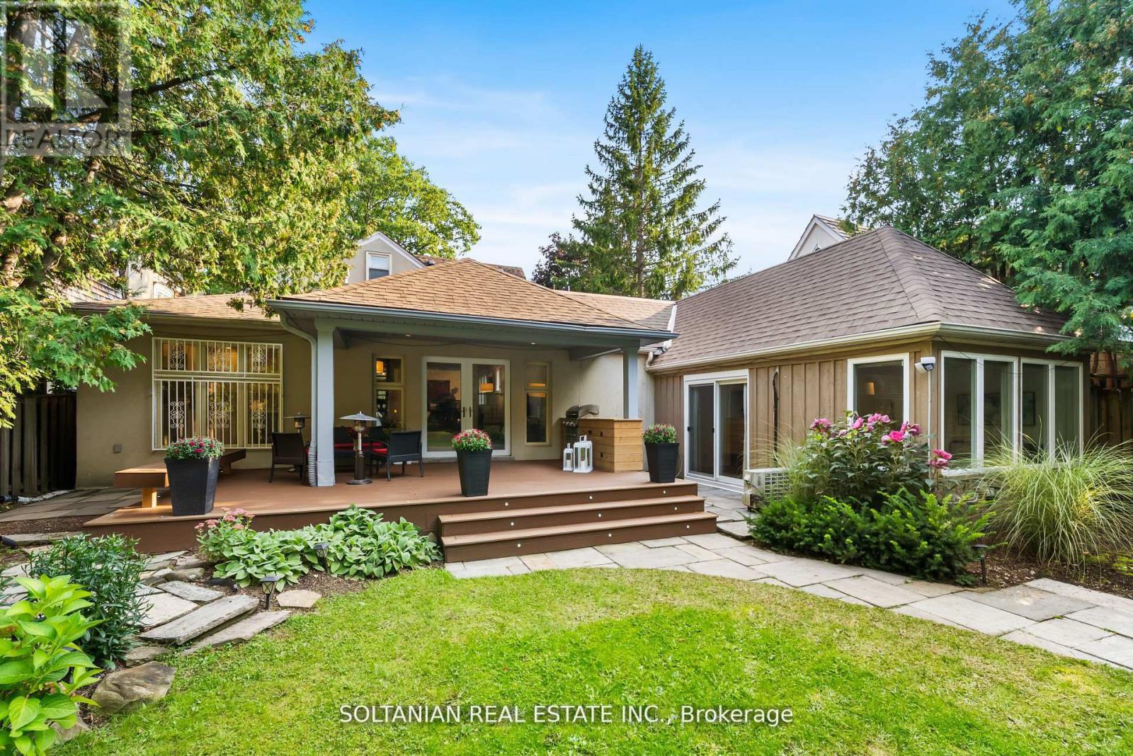 32 Beechwood Avenue, Toronto, Ontario  M2L 1J1 - Photo 43 - C12551528