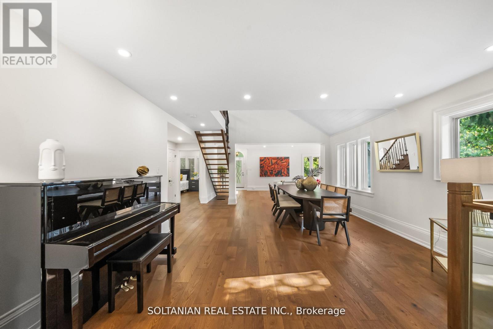 32 Beechwood Avenue, Toronto, Ontario  M2L 1J1 - Photo 9 - C12551528