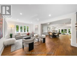 32 BEECHWOOD AVENUE, Toronto, Ontario