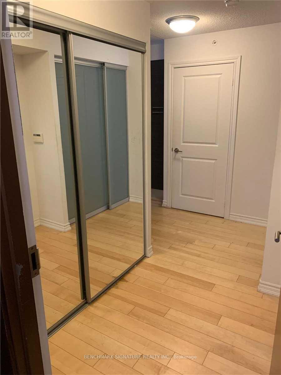 1416 - 386 Yonge Street, Toronto, Ontario  M5B 0A5 - Photo 3 - C12551562