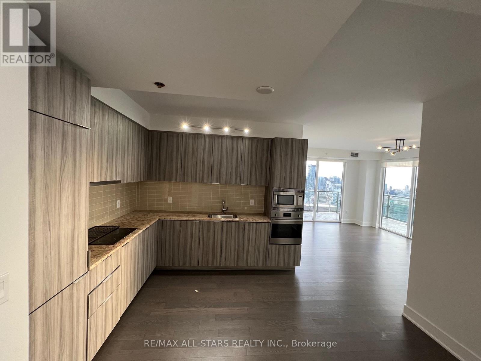 Uph 03 - 955 Bay Street, Toronto, Ontario  M5S 2A2 - Photo 1 - C12551568