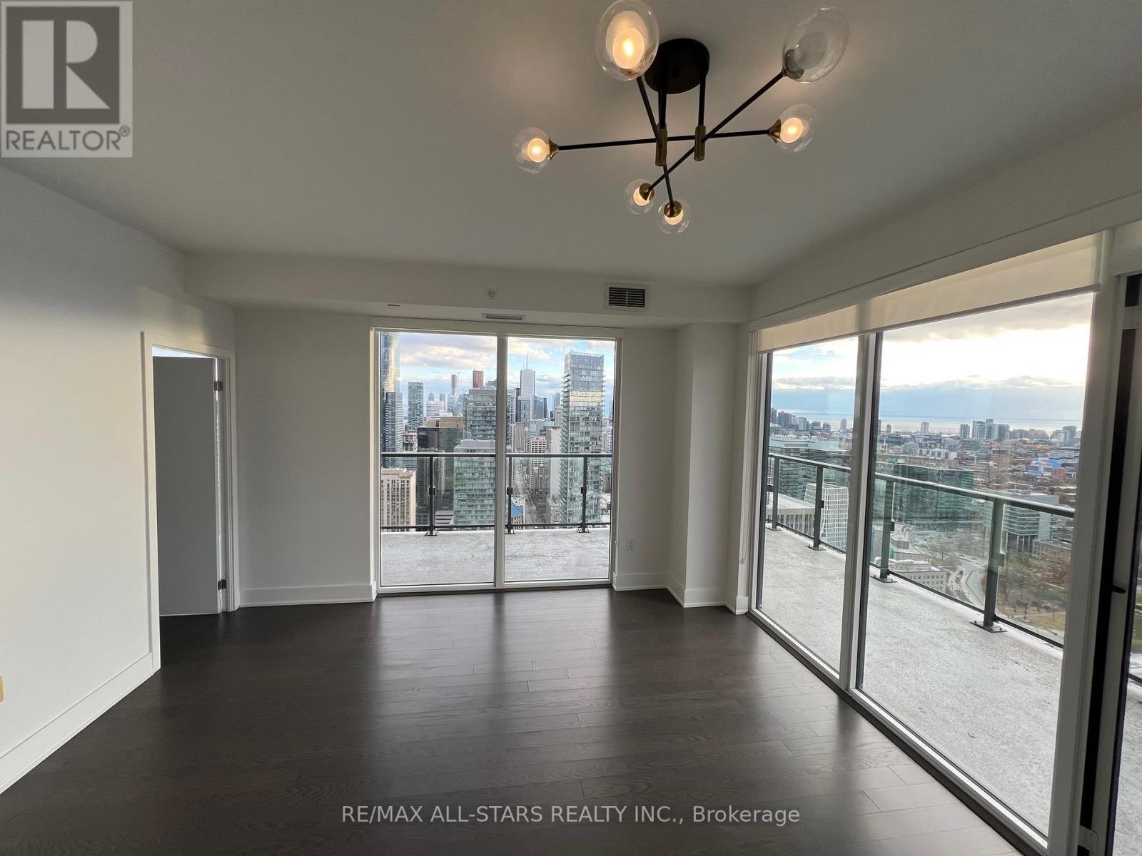 Uph 03 - 955 Bay Street, Toronto, Ontario  M5S 2A2 - Photo 2 - C12551568