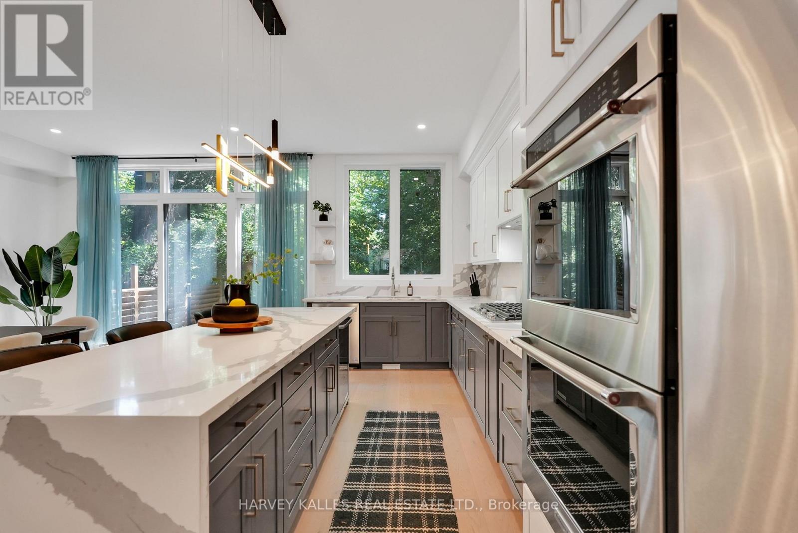 253 Albany Avenue, Toronto, Ontario  M5R 3C7 - Photo 17 - C12551578