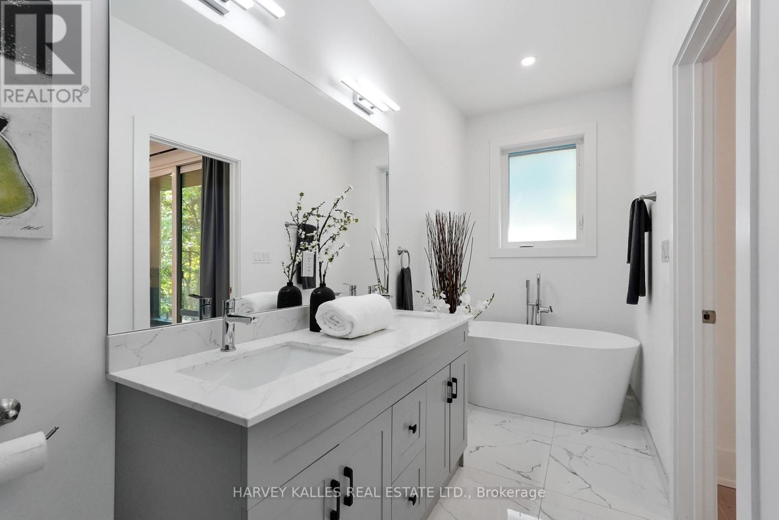 253 Albany Avenue, Toronto, Ontario  M5R 3C7 - Photo 31 - C12551578