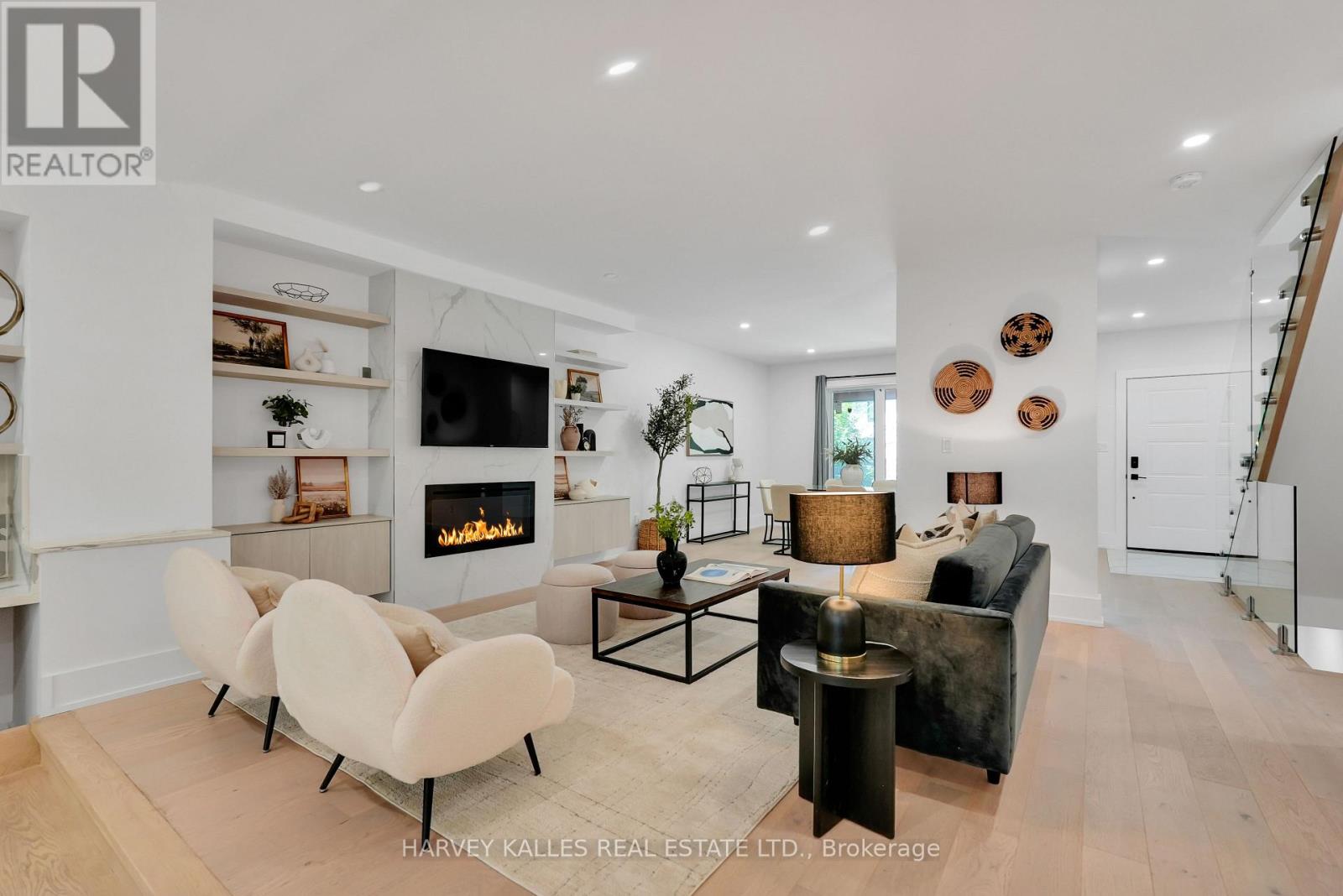 253 Albany Avenue, Toronto, Ontario  M5R 3C7 - Photo 5 - C12551578