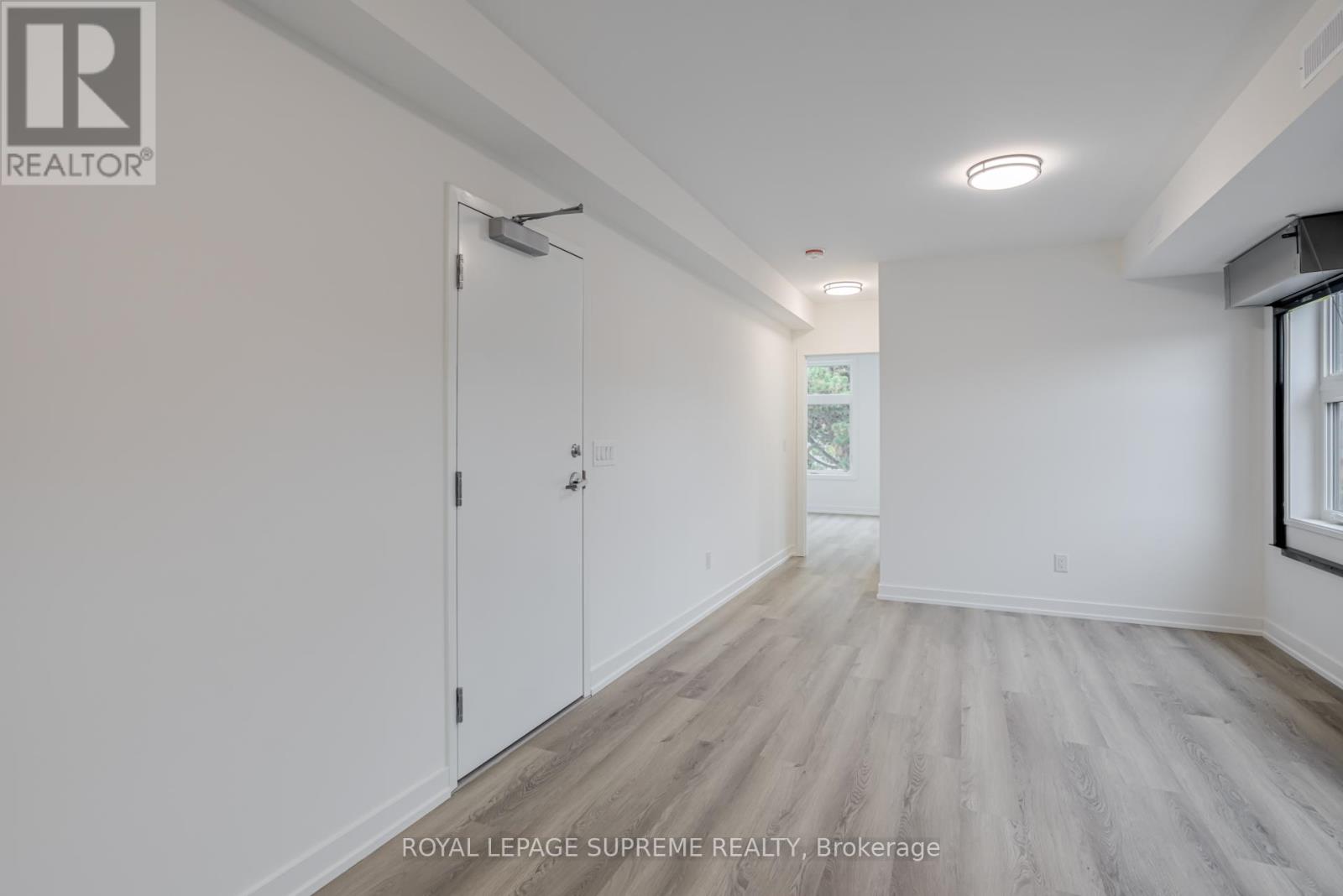 154 Robina Avenue, Toronto, Ontario  M6C 3Y7 - Photo 17 - C12551632