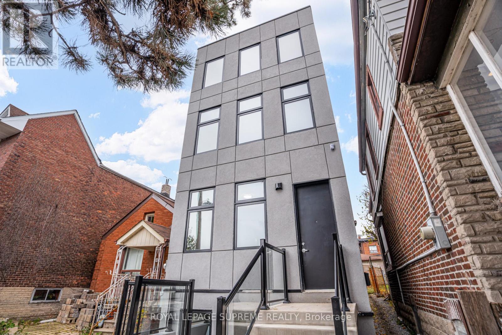 154 Robina Avenue, Toronto, Ontario  M6C 3Y7 - Photo 2 - C12551632