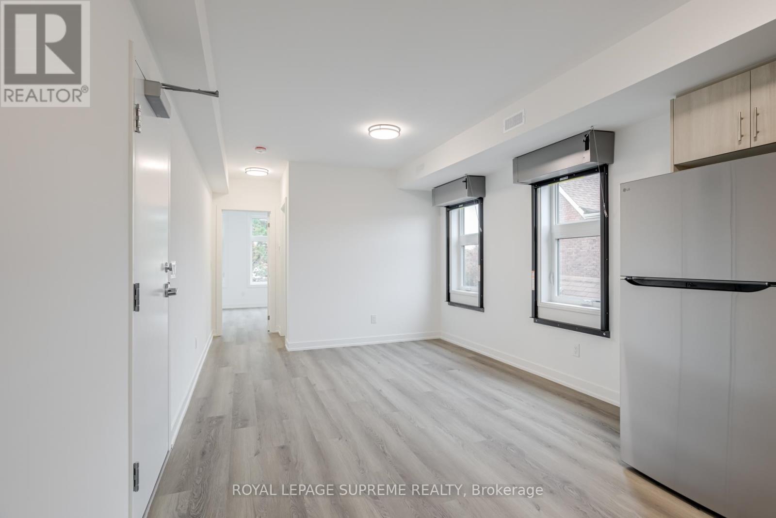 154 Robina Avenue, Toronto, Ontario  M6C 3Y7 - Photo 20 - C12551632