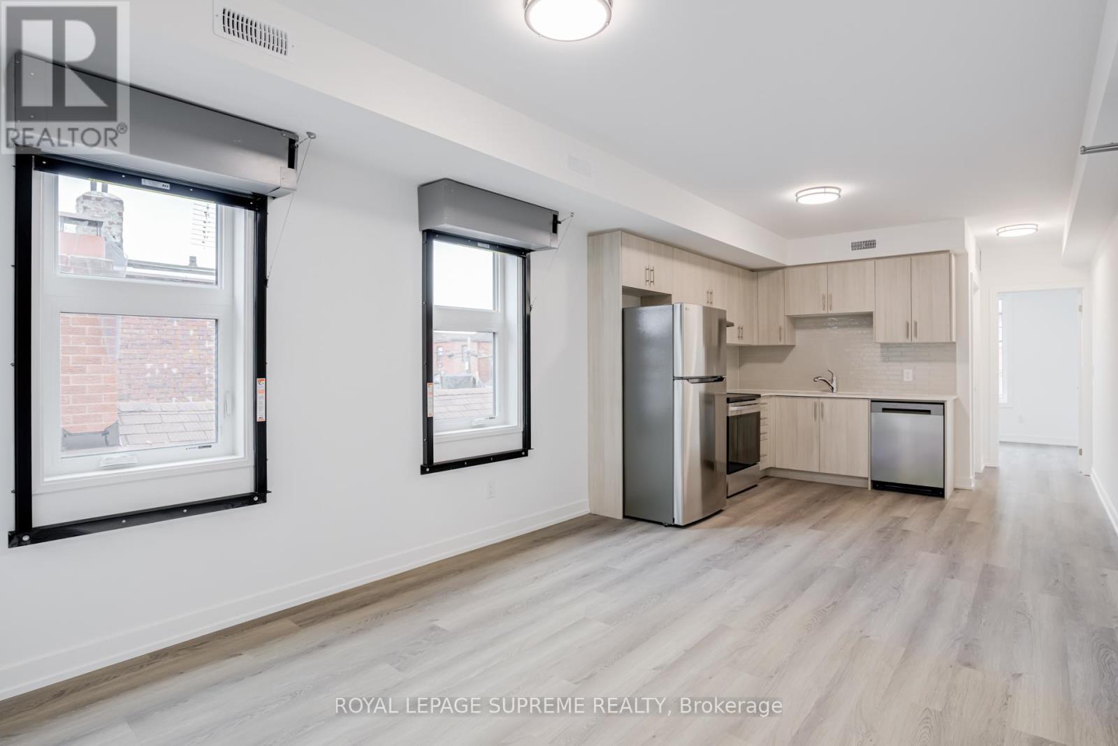 154 Robina Avenue, Toronto, Ontario  M6C 3Y7 - Photo 22 - C12551632