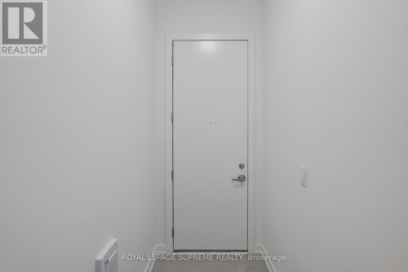 154 Robina Avenue, Toronto, Ontario  M6C 3Y7 - Photo 4 - C12551632