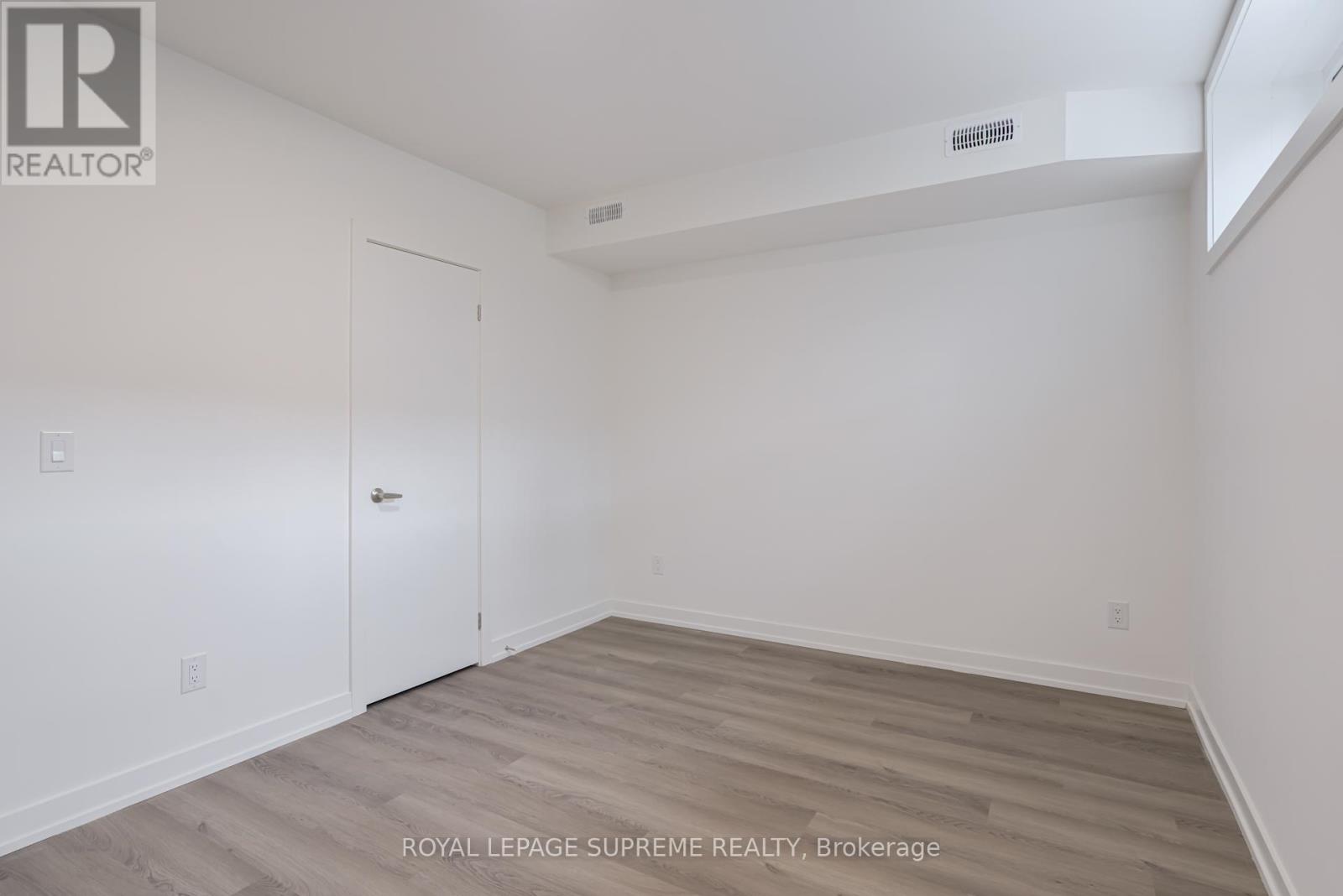 154 Robina Avenue, Toronto, Ontario  M6C 3Y7 - Photo 48 - C12551632