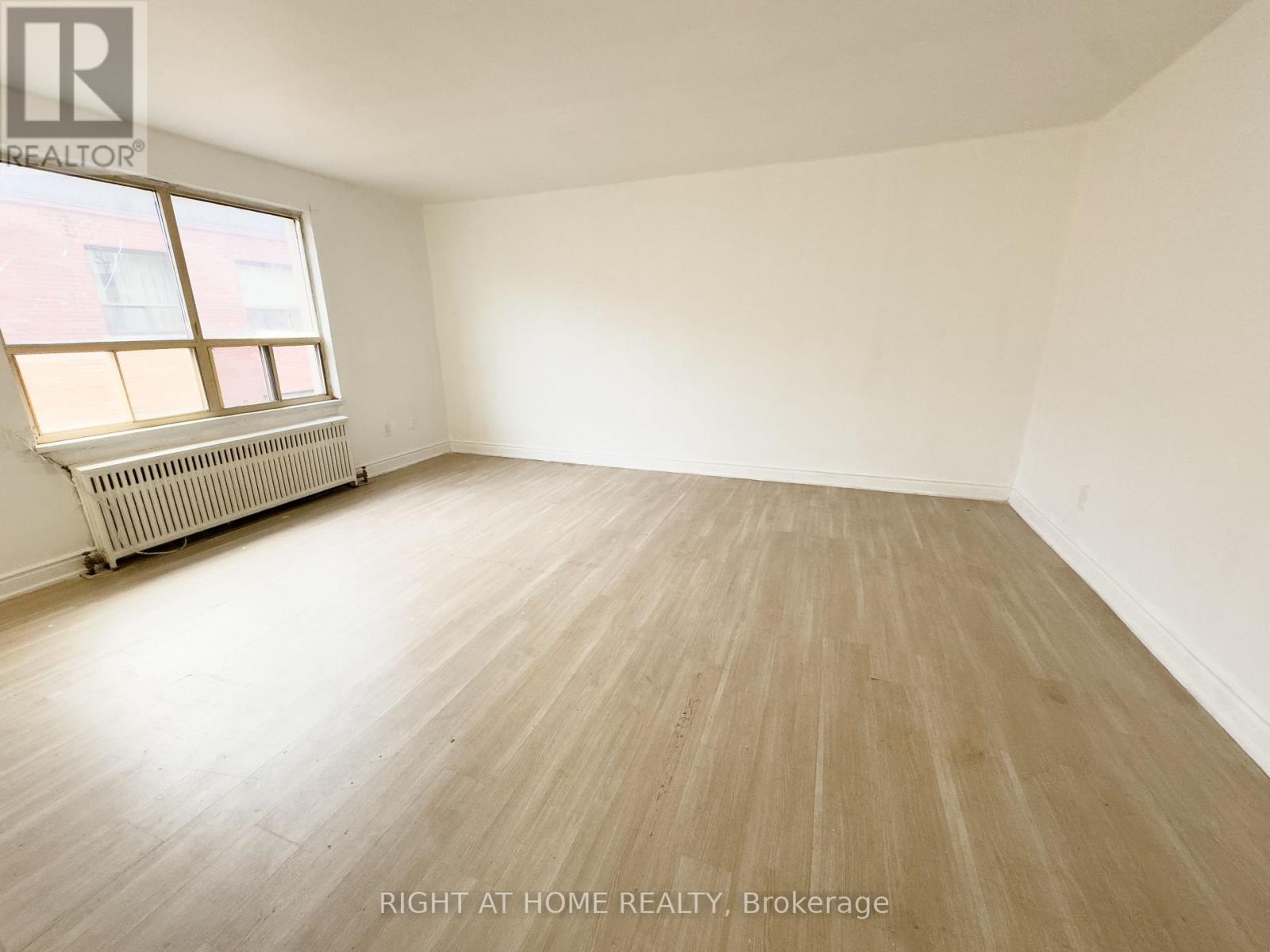 311 - 896 Eglinton Avenue E, Toronto, Ontario  M4G 2L2 - Photo 2 - C12551648