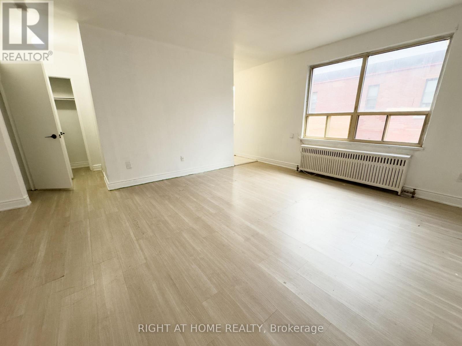 311 - 896 Eglinton Avenue E, Toronto, Ontario  M4G 2L2 - Photo 5 - C12551648